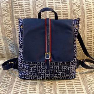 Tommy Hilfiger blue and white it is depth12”and the widht is12”